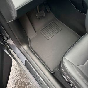 Hovedbilde Allv&aelig;rsmatter Tesla Model Y (Foran & bak)